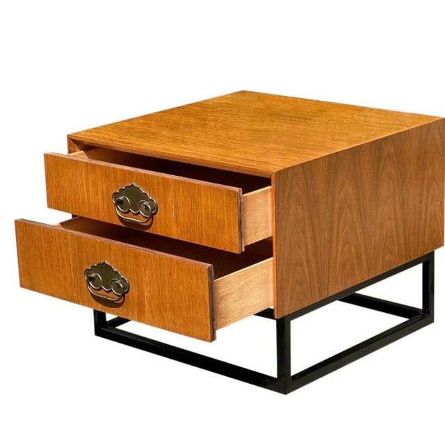 Mid 20th Century Vintage American of Martinsville Asian Inspired Square Nightstand For Sale - Image 5 of 10