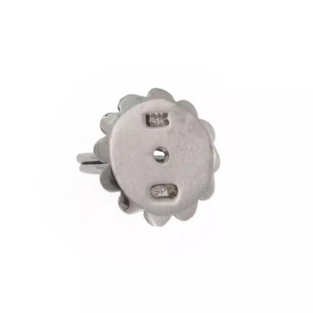 Contemporary Estate 15 Carats Diamond Emerald 18k White Gold Chandelier Earrings For Sale - Image 3 of 5