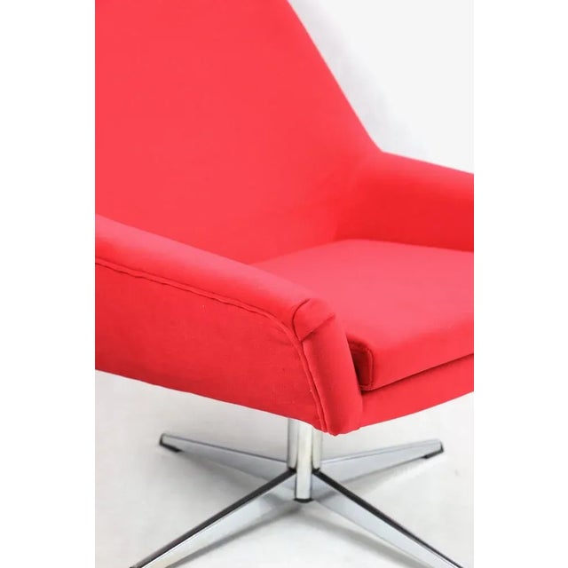 1980s Red Swivel Chair attributed to Veb Metallwaren Naumburg, 1980s For Sale - Image 5 of 10