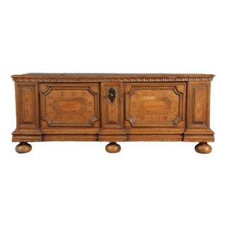 Antique Chest in Walnut, 1730 For Sale