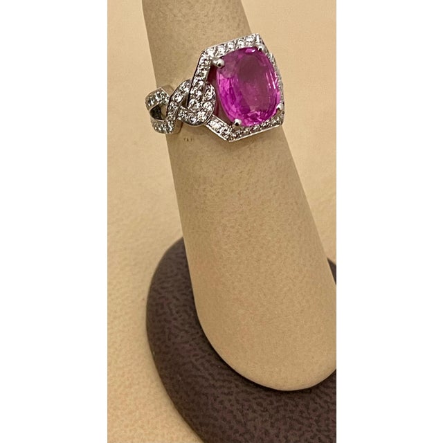 Gia 4.76 Ct Pink Cushion Sapphire & 1.2 Ct Diamond 18 Kt White Gold Ring, Estate For Sale In New York - Image 6 of 8
