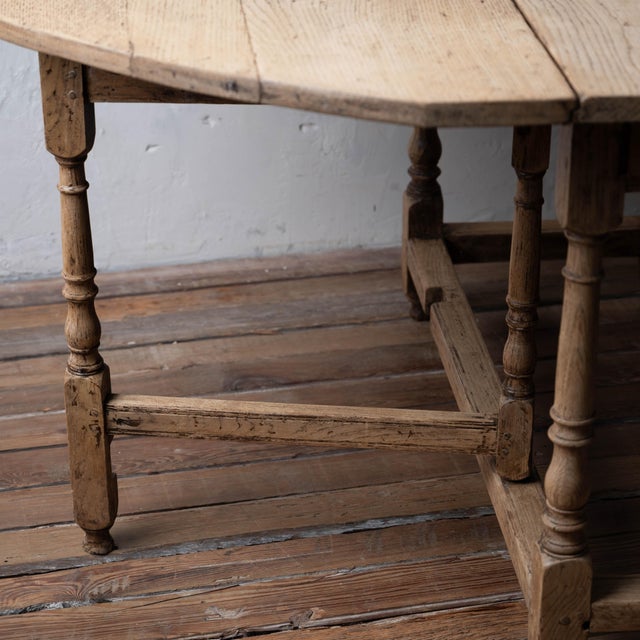 English Oak Gate-Leg Table, 18th Century For Sale - Image 15 of 18