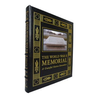 2000s Illustrated Quarto, Douglas Brinkley's the World War II Memorial: A Grateful Nation Remembers - 1 Piece For Sale