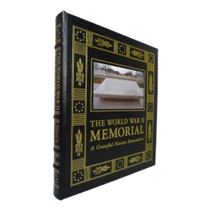 2000s Illustrated Quarto, Douglas Brinkley's the World War II Memorial: A Grateful Nation Remembers - 1 Piece