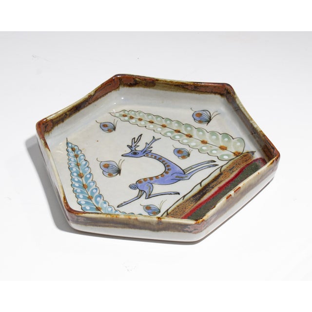 Mexican Tonala Pottery Hexagonal Plate With Deer by Ken Edwards For Sale - Image 4 of 8