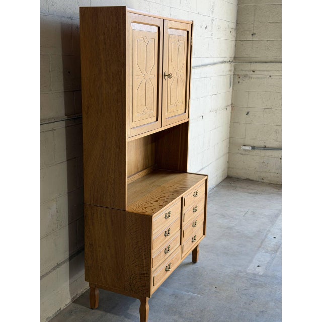 Mid-Century Modern Vintage Danish Oak Hutch Cabinet in Style of Henning Kjærnulf Scandinavian Display Cabinet For Sale - Image 3 of 10