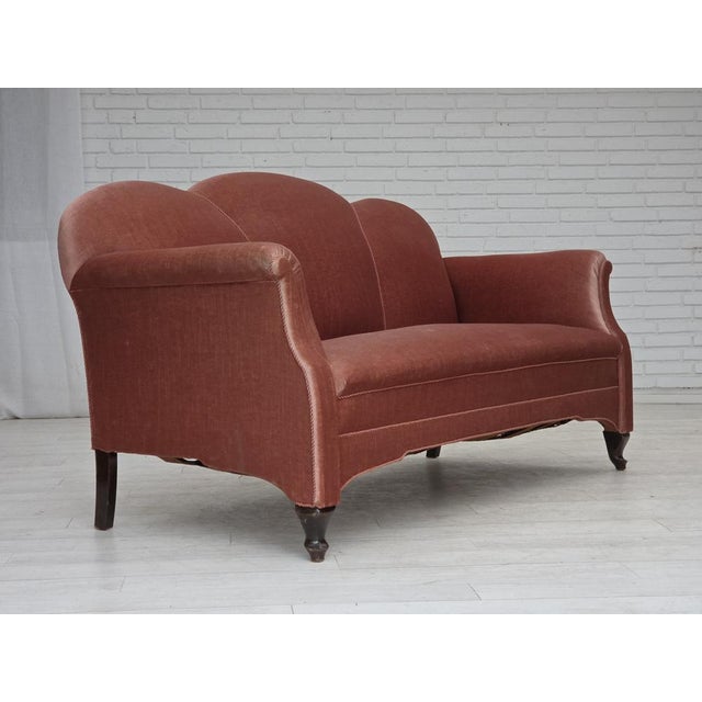 1950s Vintage Danish Two-Seater Sofa in Salmon Pink Furniture Velour, 1950s For Sale - Image 5 of 18