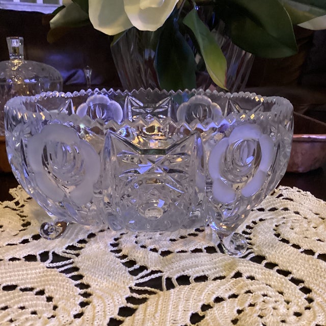 This style of cut crystal bowl with frosted floral decoration became popular during the American Brilliant Period...