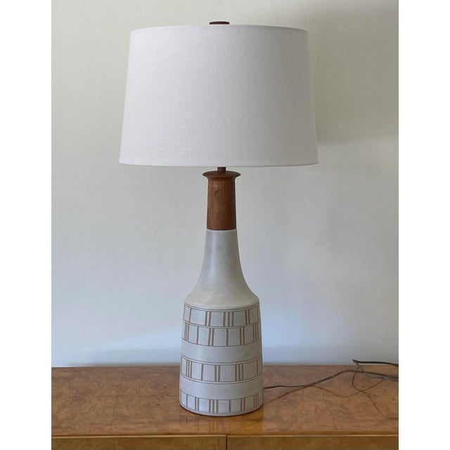 Large table lamp by famed ceramicist duo Jane and Gordon Martz for Marshall Studios. Great neutral color palette in off...