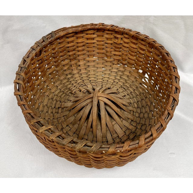Rustic European Mid 20th Century Vintage French Boulangerie Proofing Basket For Sale - Image 3 of 10
