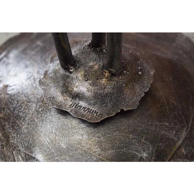 The lamp is in good and original vintage condition, slight scratches and light wear consistent with its time and use....