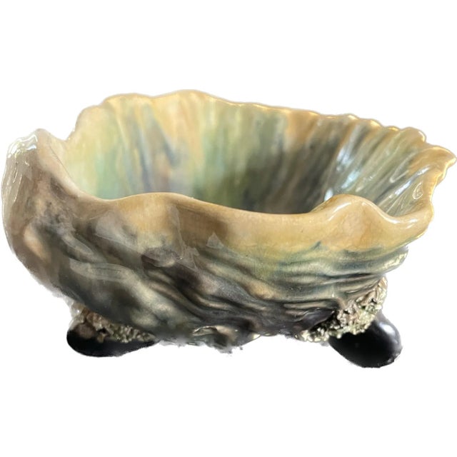 Olive Pair of 1920s French Oyster-Shaped Vintage Nut & Olive Dishes – Set of 2 Serving Bowls For Sale - Image 8 of 10