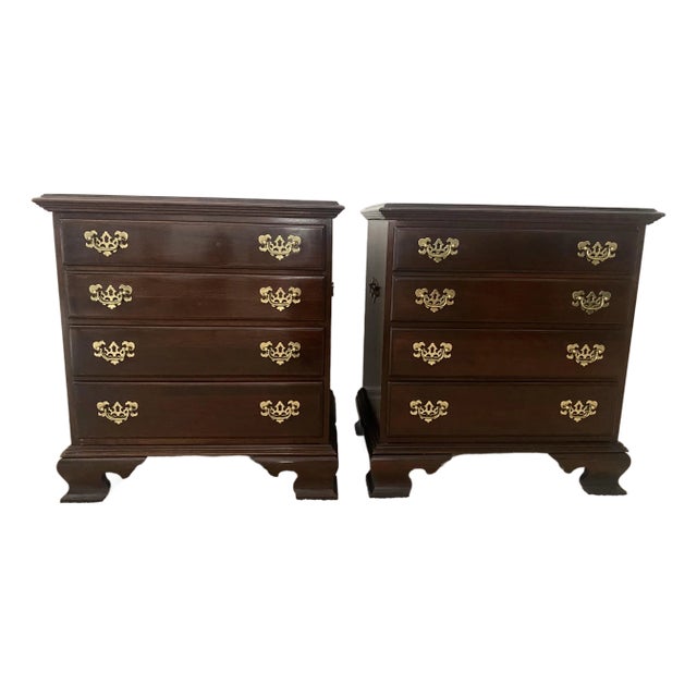 Late 20th Century Exquisite Ethan Allen Georgian Court Cherry Pair of Bedside Chests Excellent Condition For Sale