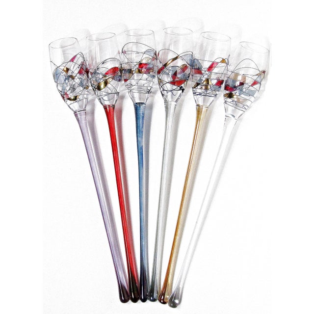 1980s Vintage French Style Hand Blown Art Glass Long Stem Champagne Flutes With Matching Vase - 7 Piece Set For Sale - Image 5 of 14