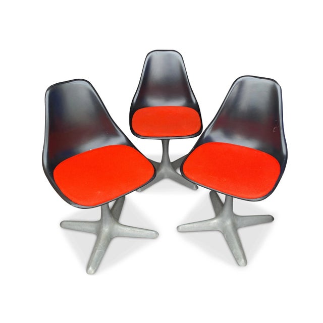 Mid-Century Modern Black & Orange Circular Dining Table Set from Maurice Burke for Arkana Tulip, 1960s, Set of 4 For Sale - Image 3 of 10