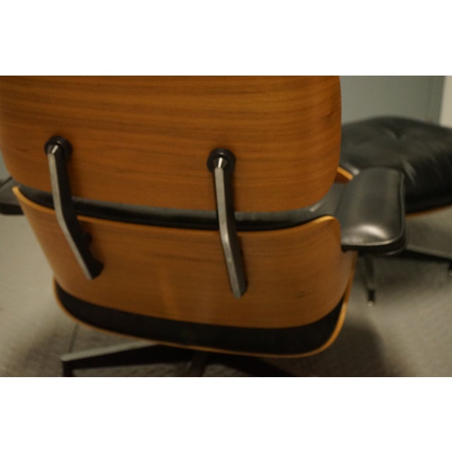 Mid-Century Modern Eames Lounge Chair and Ottoman in Black Leather For Sale In Chicago - Image 6 of 12