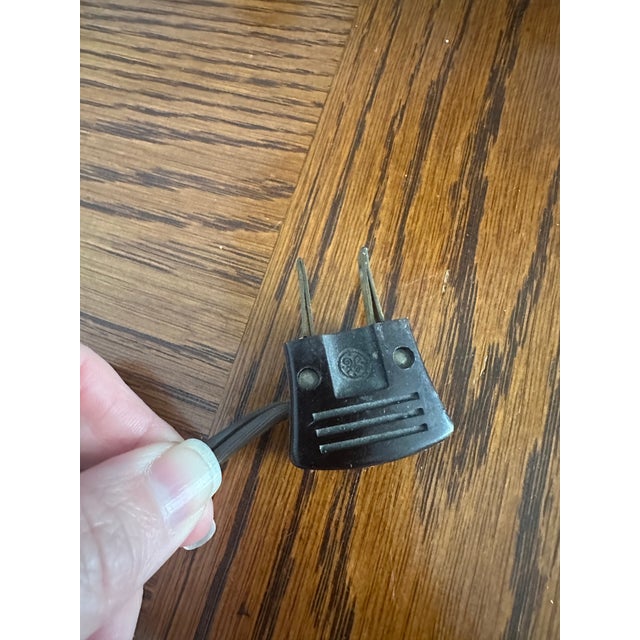 Vintage Mid-Century Modern Brass Table Lamp With Bell Shade For Sale - Image 4 of 4