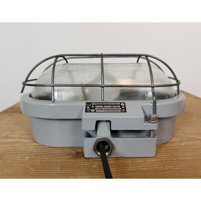 Vintage Industrial Cast Aluminium Wall Light from Elektrosvit, 1970s For Sale - Image 11 of 17