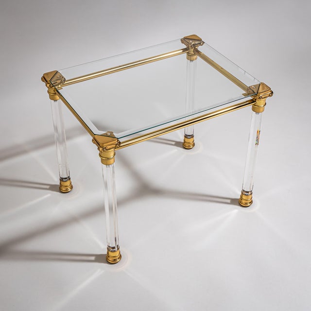 Coffee Tables in Acrylic Glass and Brass, Italy, Late 20th Century, Set of 2 For Sale - Image 8 of 12