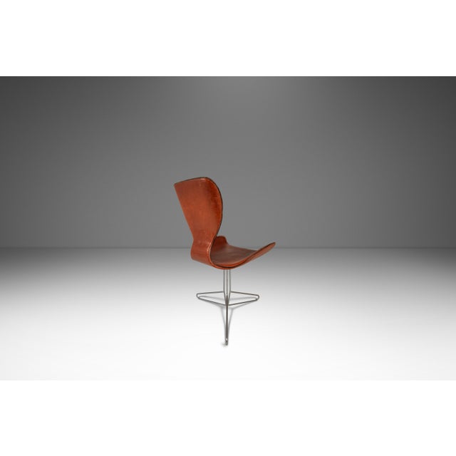 Brown Pair of Patinaed K2 Office Chairs by Kirsten Jones & Adam Bottomley for Koi After Arne Jacbonsen Series 7 Chair, Uk & Italy, C. 2000s For Sale - Image 8 of 18