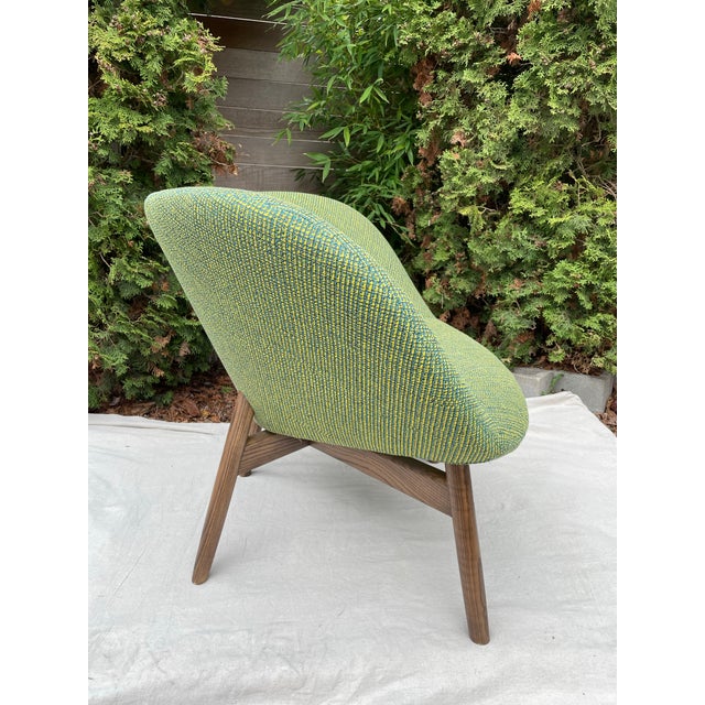 Mid-Century Modern Keilhauer 71150 Walnut Lounge Chair Mid-Century Inspired For Sale - Image 3 of 12