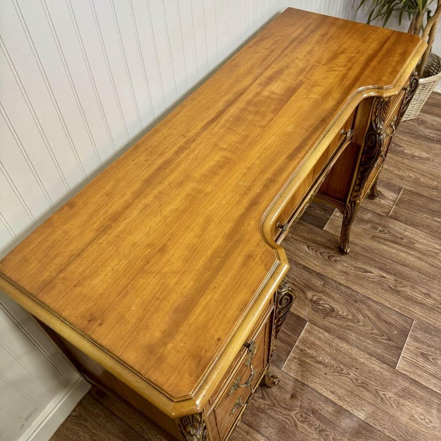 Vintage Ca. 1930s French Provincial Desk / Vanity For Sale - Image 10 of 17