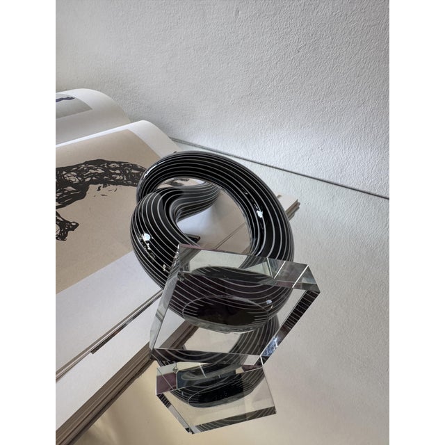 Postmodern Black and White Murano Glass Ribbon Sculpture on Crystal Base by Renato Anatra, Italy, 1980s For Sale - Image 16 of 18
