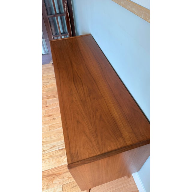 Vintage MCM Petite Credenza Attributed to Jack Cartwright for Founders For Sale - Image 12 of 12