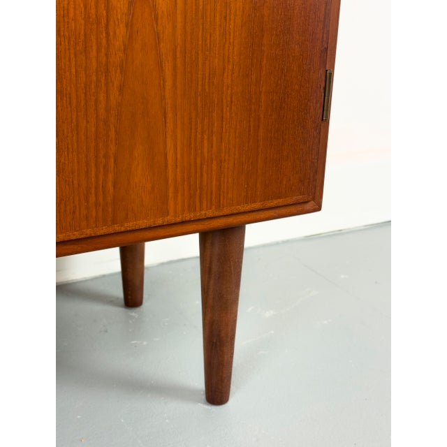 Mid-Century Modern Danish Cabinet in Teak by Børge Mogensen for Søborg Møbelfabrik, 1960s For Sale - Image 3 of 18