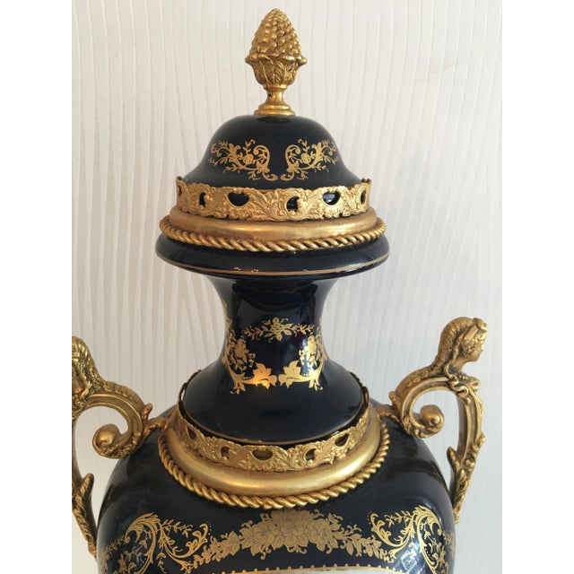 Late 19th Century Acf Victorian Romantic French Porcelain Gilt Vase For Sale - Image 4 of 13