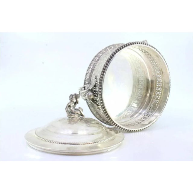 Grid Style Cut Silver Bonbonniere with Pearly Edge Frieze, Angels and Lid Knob For Sale - Image 3 of 8