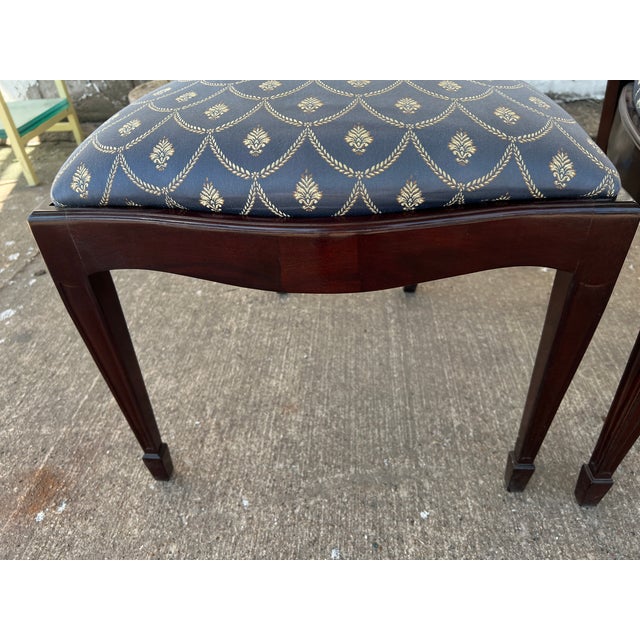 Wood Early 20th Century Dining Chairs Federal Revival Carved Mahogany Shield-Back - Set of 4 For Sale - Image 7 of 12