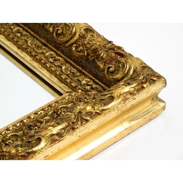 Mid-Century Italian Gold-Plated Wooden Frame Wall Mirror For Sale - Image 6 of 18