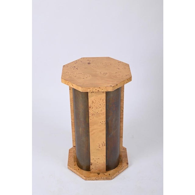 Octagonal Pedestal in Burl Wood and Brass by Tommaso Barbi, Italy, 1970s For Sale - Image 4 of 18
