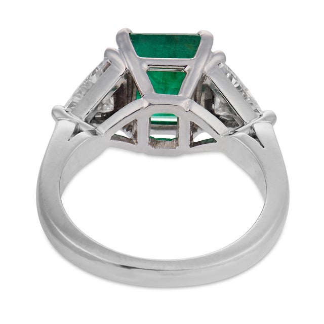 Vintage 1.84 Carat Emerald Diamond Platinum Three Stone Ring, Size 4 For Sale In Los Angeles - Image 6 of 7