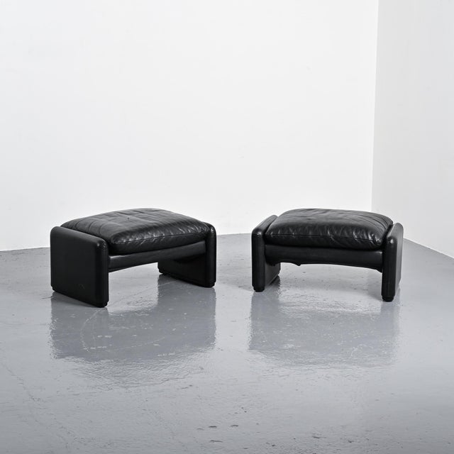 Maralunga Ottomans by Vico Magistretti for Cassina, Italy, 1973, Set of 2 For Sale - Image 11 of 11