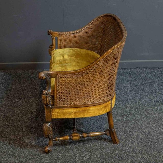 William and Mary Style Walnut Sofa, 1920s For Sale - Image 9 of 14