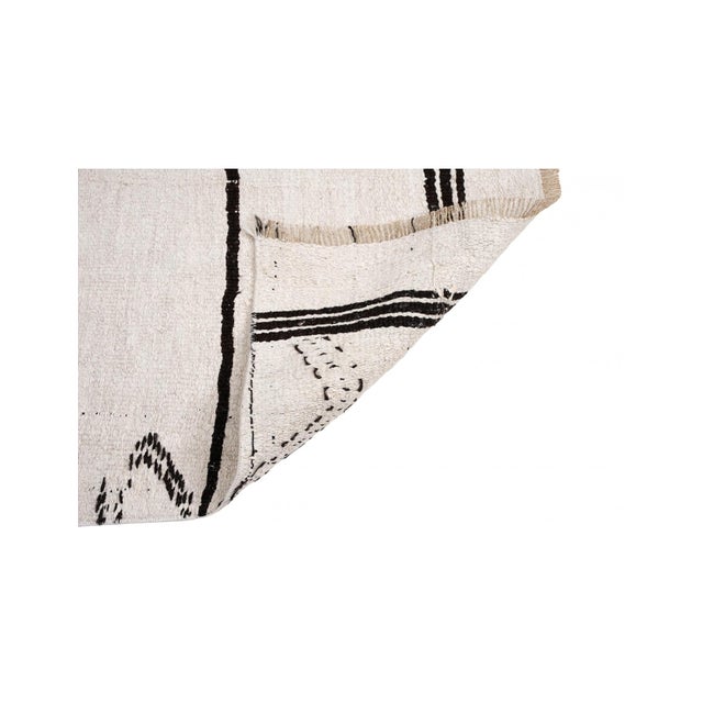 Mid-Century Modern Black & White Hemp Mini Kilim Rug - 1`10″ X 2`7″ For Sale - Image 3 of 3