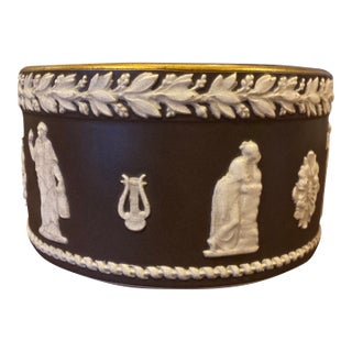 Late Victorian Taylor, Tunnicliffe & Co. Neo-Classical Stoneware Tobacco Jar & Humidor, C. 1899 For Sale