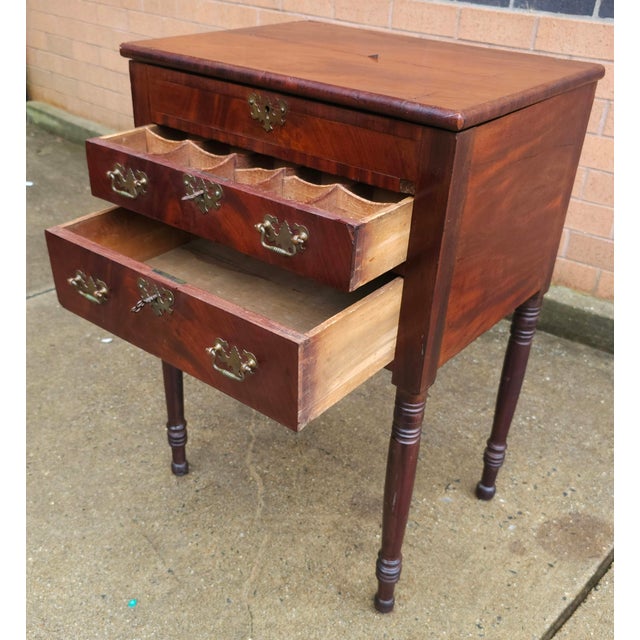 19th Century Federal Mahogany Lift Top Writing Desk / Work Table For Sale - Image 10 of 12