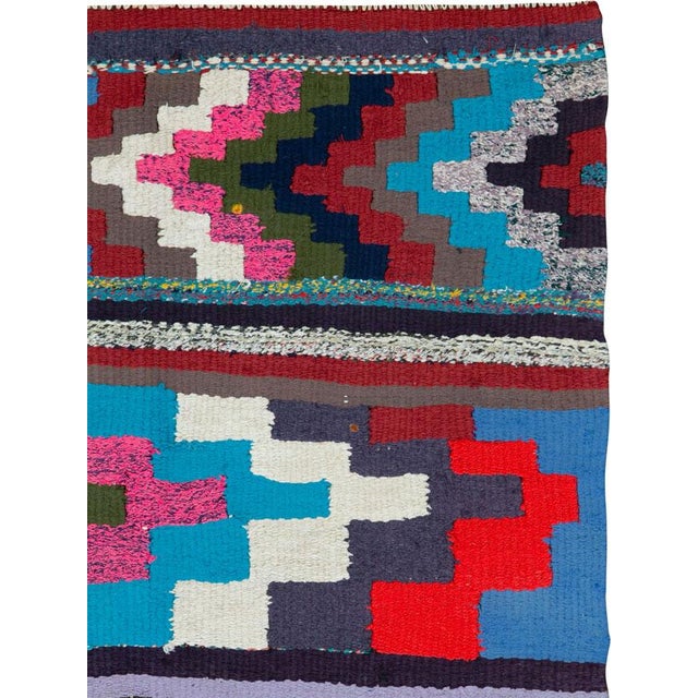 Tribal Galerie Shabab Collection Mid-20th Century Persian Flatweave Kilim Rug For Sale - Image 3 of 9