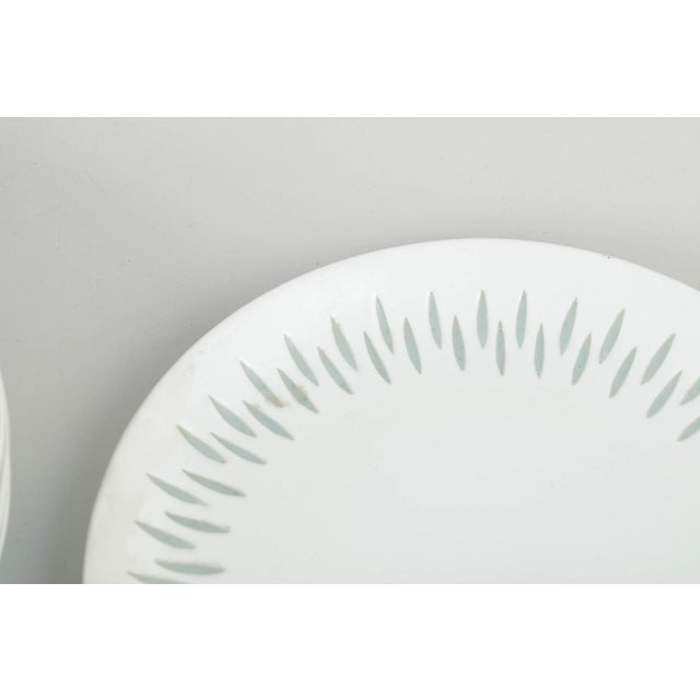 Salad and Dessert Plates in Porcelain by Friedl Holzer-Kjellberg for Arabia, 1970s, Set of 6 For Sale - Image 3 of 5