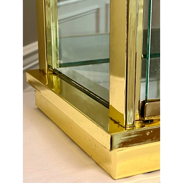 1970s Mastercraft Style after Brass and Glass Mirror Back and Base Tabletop Display Cabinet For Sale - Image 10 of 17