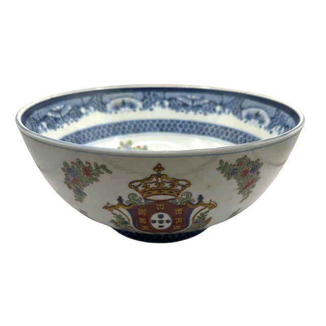 Ivory Vintage Blue and White Chinoiserie Porcelain Crown Bowl For Sale - Image 8 of 12