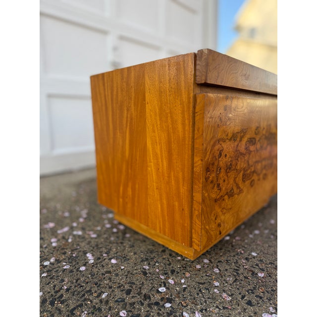 Lane Furniture 1970s Mid-Century Burl Wood Nightstands by Lane - A Pair For Sale - Image 4 of 12
