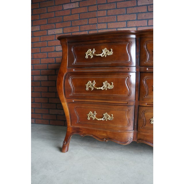 1980s French Provincial Henredon Lowboy Dresser For Sale - Image 6 of 11