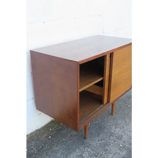 Mid Century Modern Server Buffet Tv Cabinet 6266 For Sale - Image 17 of 17