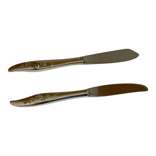 Vintage Oneida Heirloom Young Love Sterling Silver Hollow Handle Master Butter Knife & Butter Knife Spreader 1958-1972 - a Pair For Sale