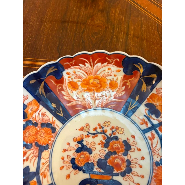 Red Antique Japanese Imari Porcelain Plates with Scalloped Edge, 1900, Set of 2 For Sale - Image 8 of 16
