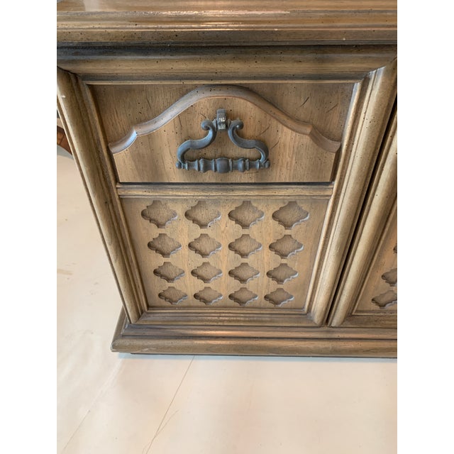 1960s Mid Century Obelisk Lighted Curio Cabinet For Sale - Image 10 of 12